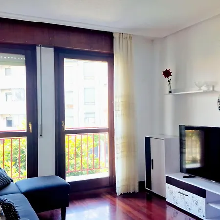 Juan De Encina, Playa O Montana Apartament