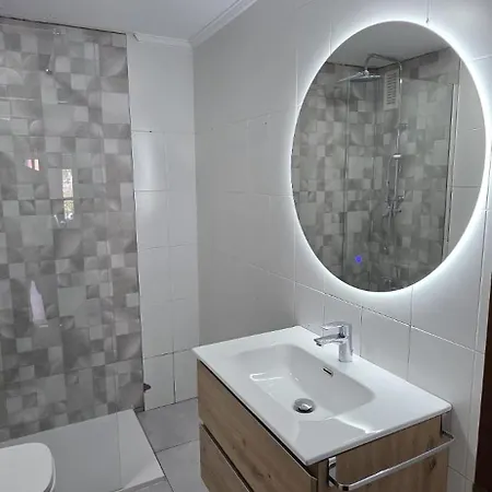 Juan De Encina, Playa O Montana