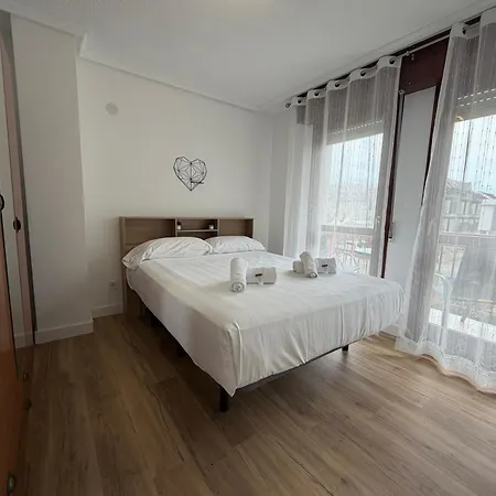 R2r Juan De Encina, Playa O Montana C08a03 Apartment *